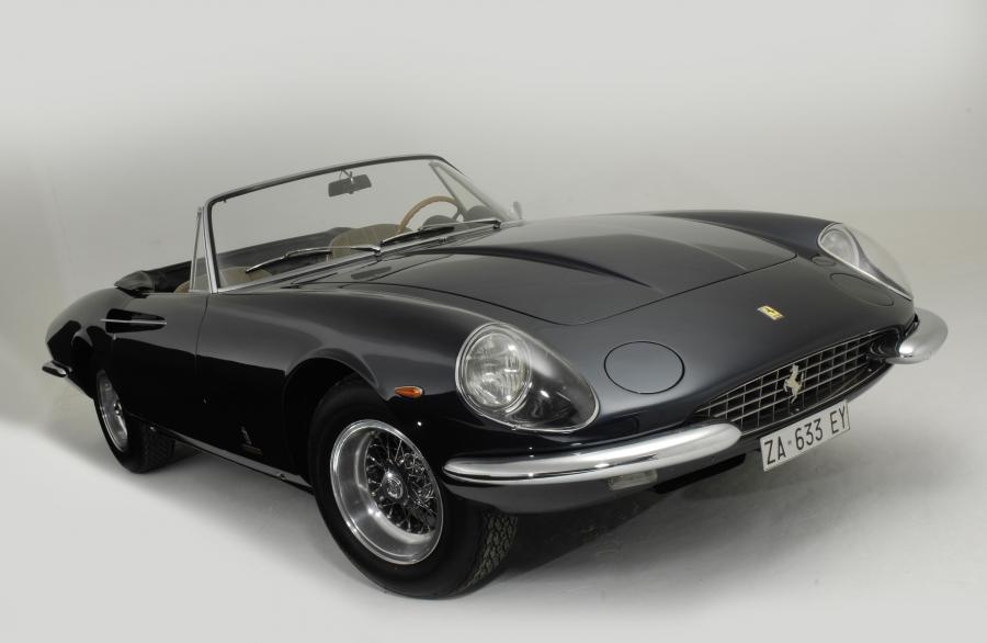  Ferrari 365 California 1966 года  (фото 2 из 30)